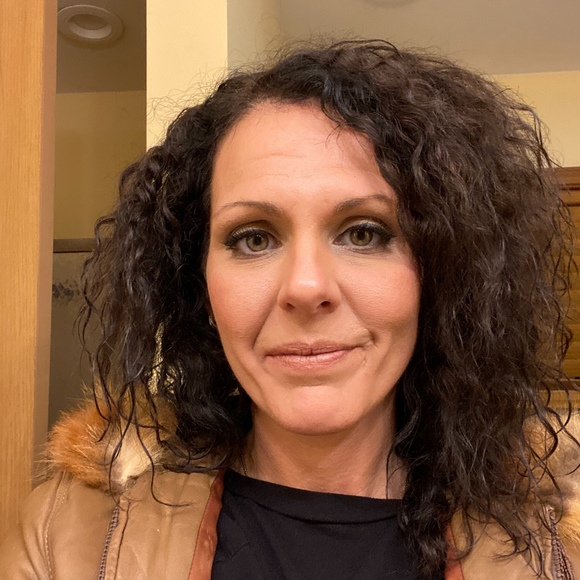 Meet your Posher, Amanda - Picture 1 of 1